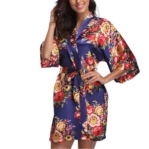 Ms.Lovely🦎Laurel Snow Floral Satin Robes🌵